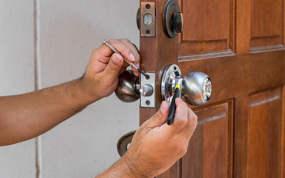 ouverture de porte claquée serrurier Versailles